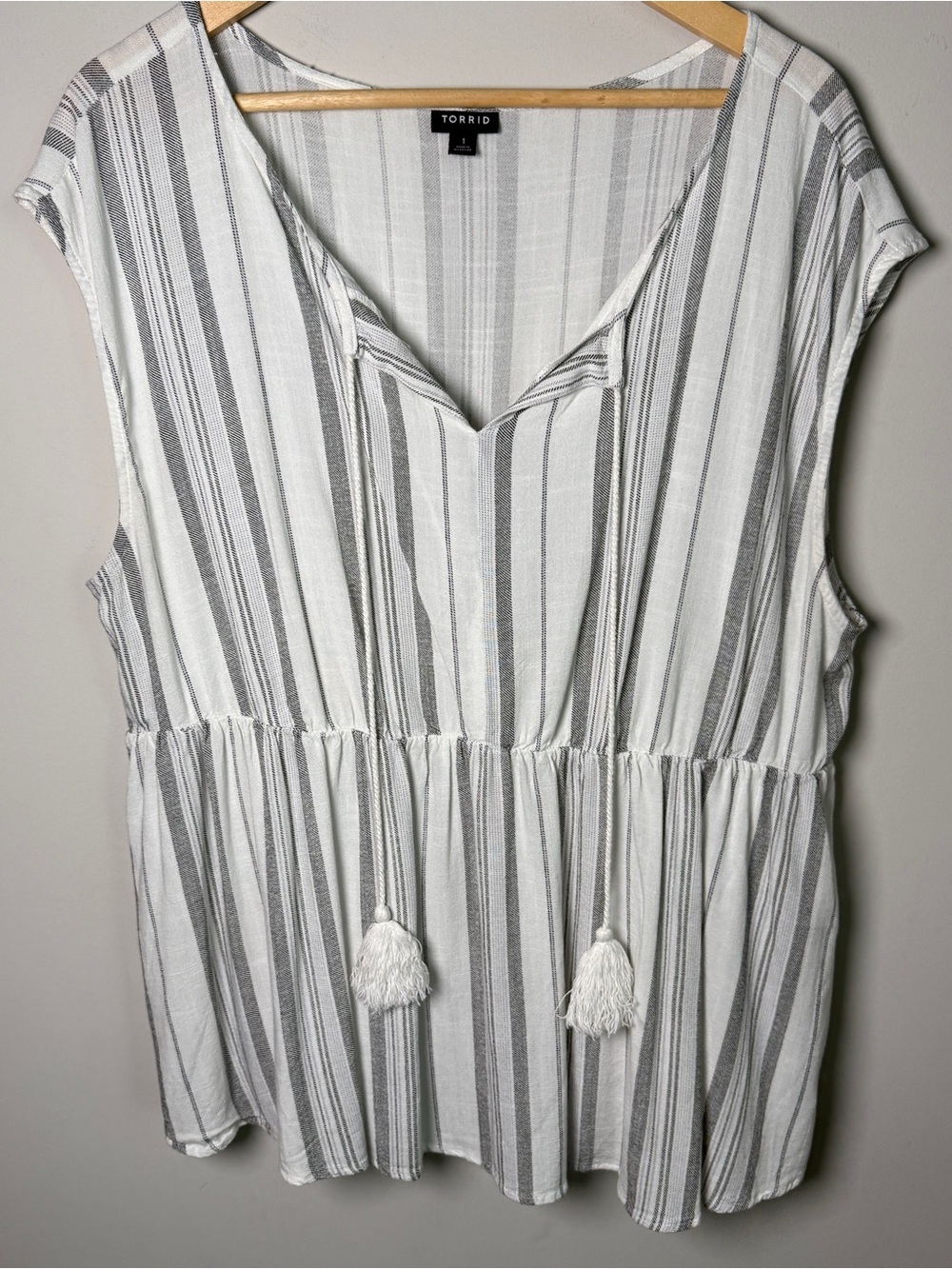 Torrid Striped Peplum Top White Gray Tassel V-Neck Cap Sleeve Plus Size 1 (1X)